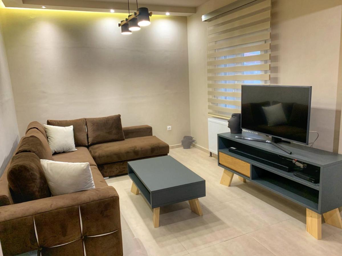 Petite Luxury Urban House Apartamento Trikala  Exterior foto